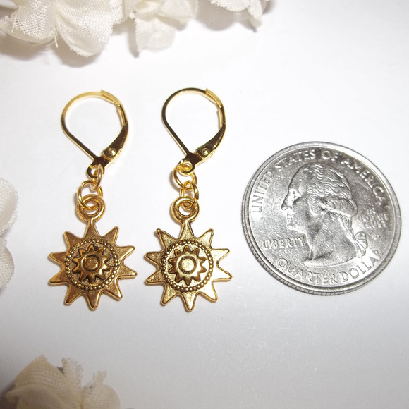 Earring Gold Sunburst Everyday Casual Jewelry 3693 - Picture 2 of 5